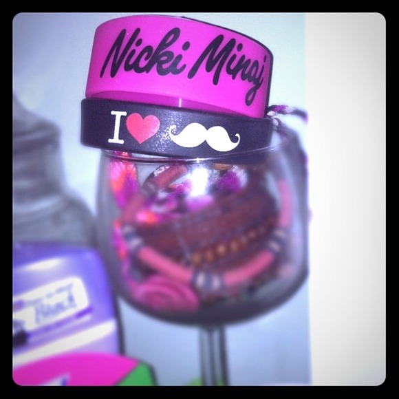 ‼️Nicki Minaj bracelet‼️