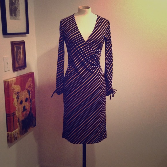 MARKDOWN Express Black and Tan Mock Wrap Dress 1/2