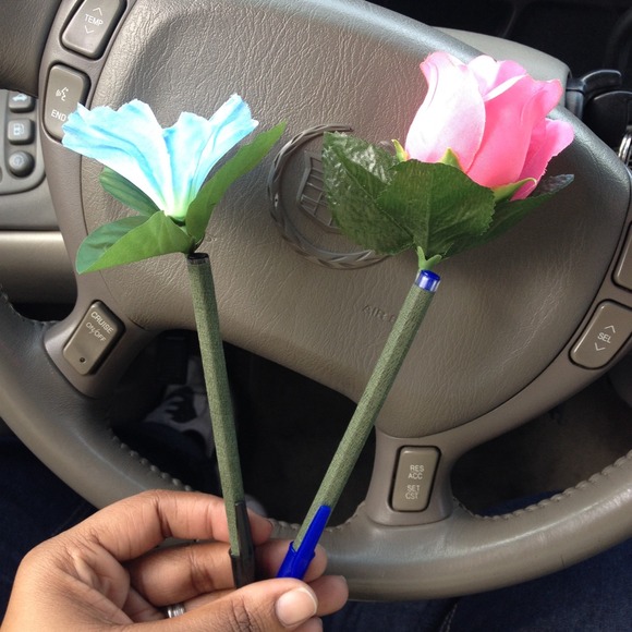 Flower Pens - Picture 2 of 2