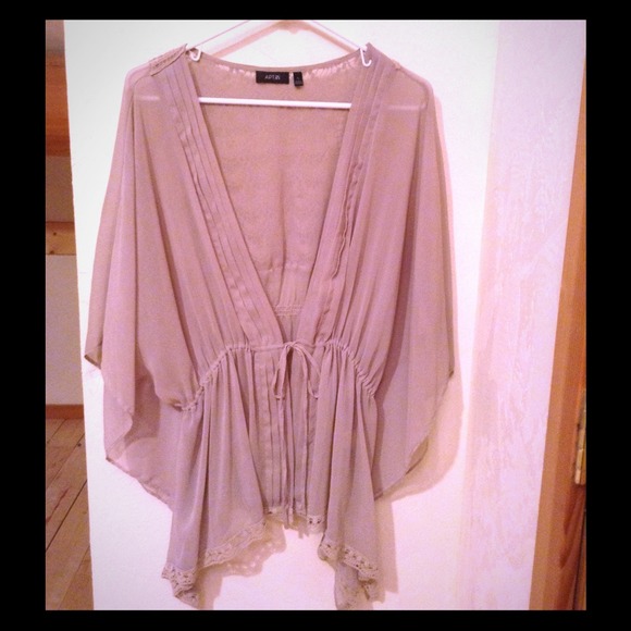 APT 9 kimono