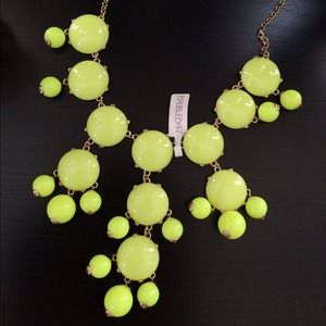 Gorgeous Baublebar potpourri bib bubble necklace