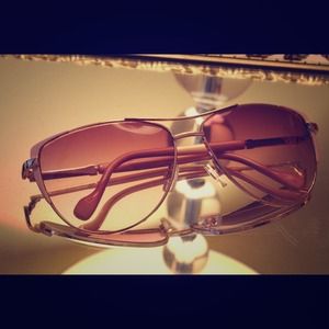 Jessica Simpson sunglasses