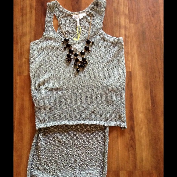 Hi Lo Sweater - Picture 2 of 3