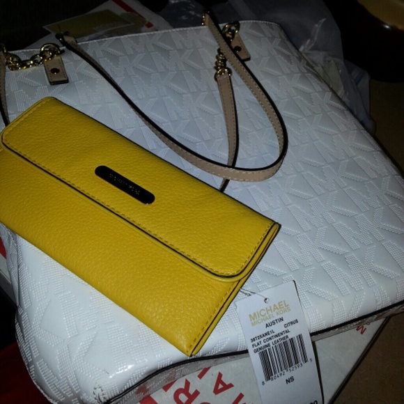 Just Sharing My Posh Purchase - Picture 1 of 1