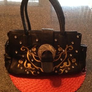 Blk leather purse with stitching & embellishments