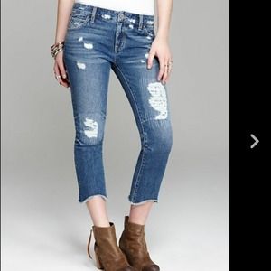 Sold!Free People Distressed Boyfriend Capri