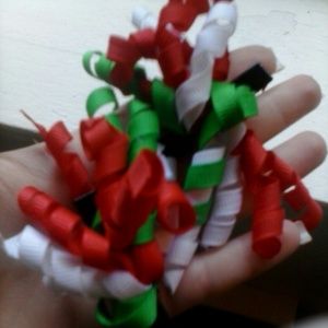 Two alligator hair clips