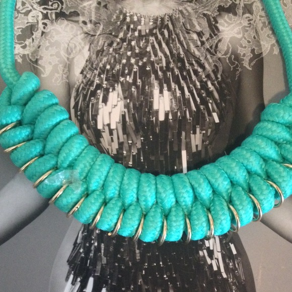🔱SALE🔱Mint & Cold Rope Statement Necklace - Picture 2 of 3