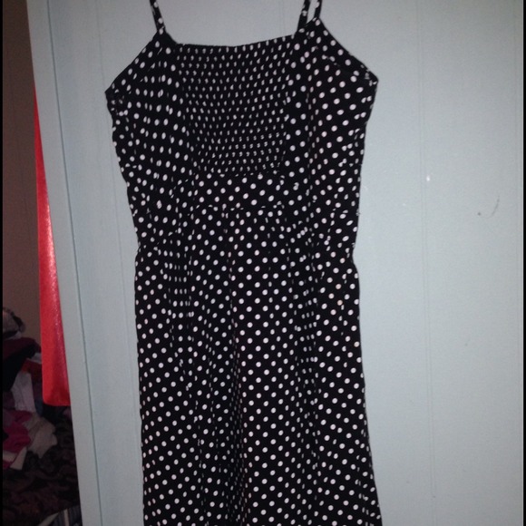 Cute black & white polkadot dress - Picture 4 of 4