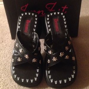 Little Skully Sandals