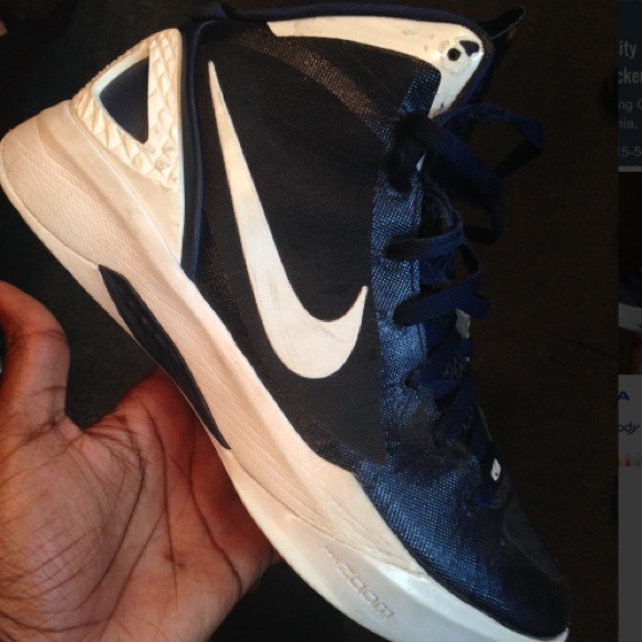 Nike hyperdunk sneaker Women sz 10-10.5 men sz 8.5