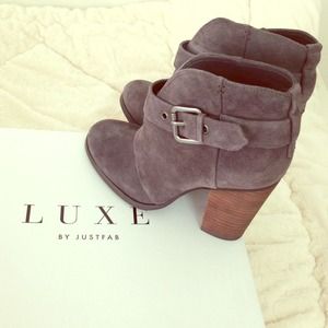 BRAND NEW Palmer booties