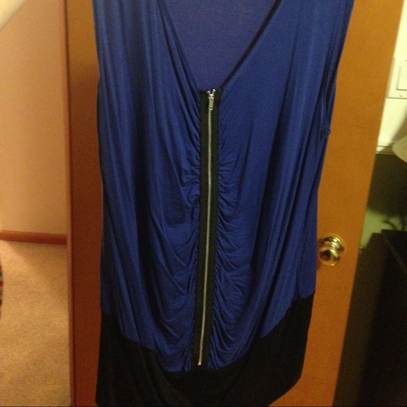 🔴SOLD🔴 Royal blue and black zipper front - Picture 3 of 3