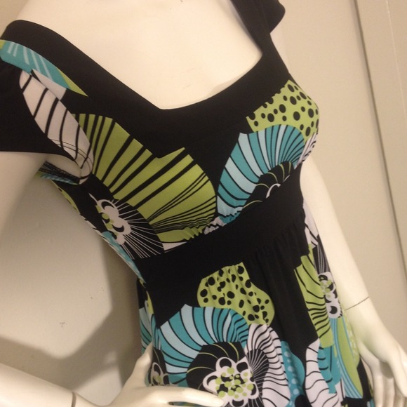 Cute blue/green printed dress - Picture 2 of 3