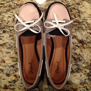 QUPID Serina Netted Boat Flat in Black