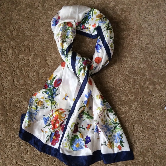 Accessories - Silk scarf from Italy