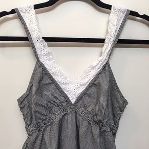 🎉HP🎉Black & White Pinstripe Tank