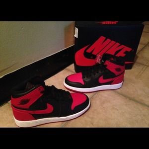 🚫🚫SOLD🚫🚫 Air Jordan BRED 1 size 4.5