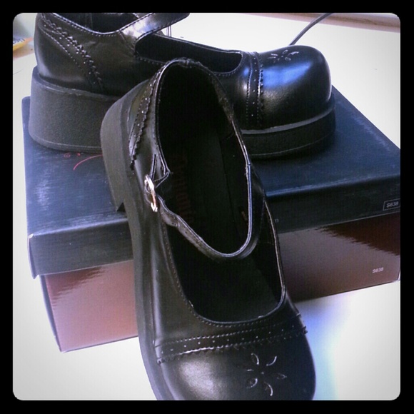 Demonia NEW with Box Mary Jane creepers size 6