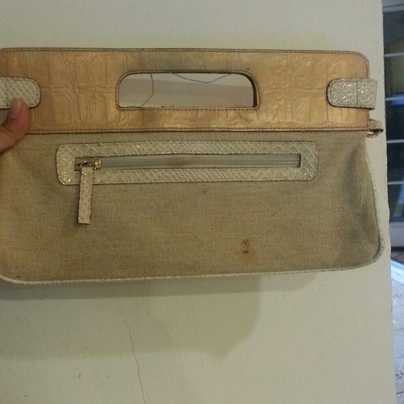 GUESS Purse - Picture 2 of 4
