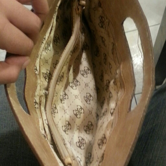 GUESS Purse - Picture 3 of 4