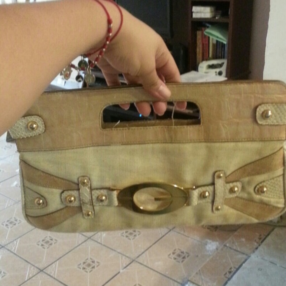 GUESS Purse - Picture 4 of 4