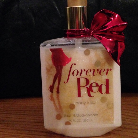 Forever red bath and body works body lotion🅰