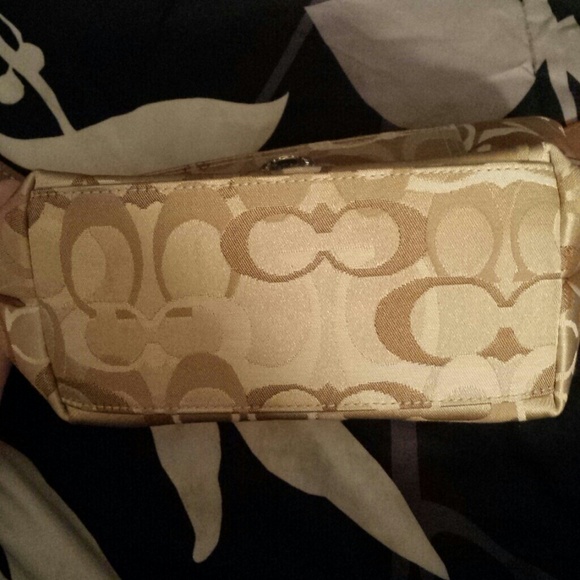 Coach purse - Picture 2 of 2