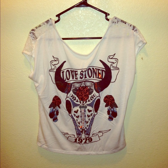 Cool t shirt with floral lace back