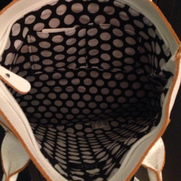 🎀SOLD🎀 White Handbag $5.00 - Picture 2 of 2