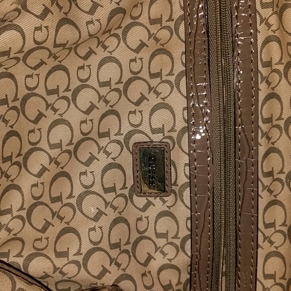 Guess handbag - Picture 3 of 4