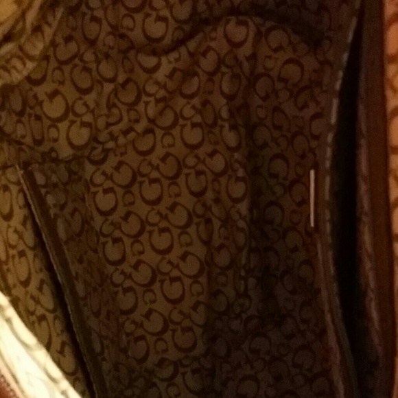 Guess handbag - Picture 4 of 4