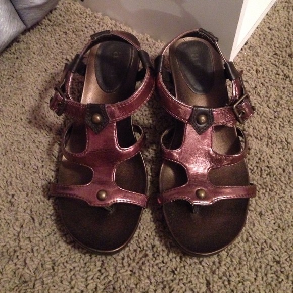Metallic brown/bronze sandals/wedge