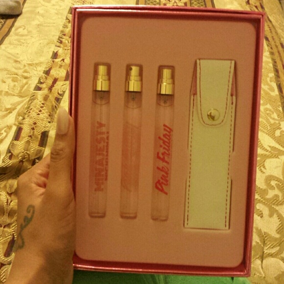 Cute Nicki Minjai perfume set