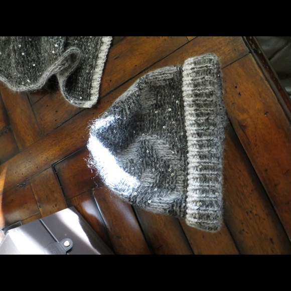 Authentic BNIB Louis Vuitton Mono Hat and Scarf - Picture 3 of 4