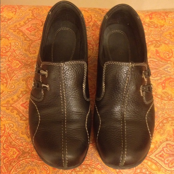 Clark's slip on black leather stitch shoe