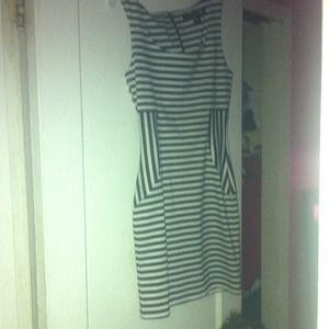 Adorable striped dress! Great for summer!