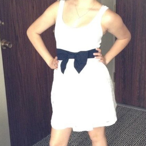 🔵White floral dress with blue bow belt
