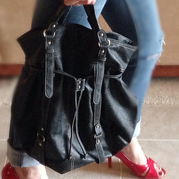 SOLD Black Faux Leather Handbag - Picture 4 of 4