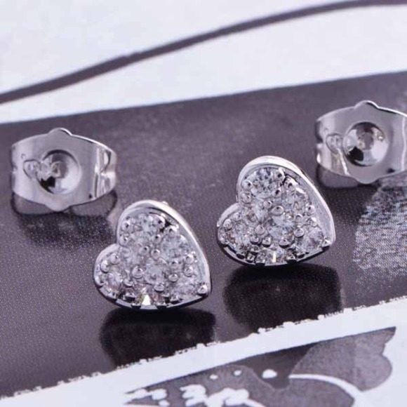 🚨Sale🚨 White GF Heart w/ Cz's Earrings