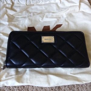 Michael Kors BLK Quilted Wallet