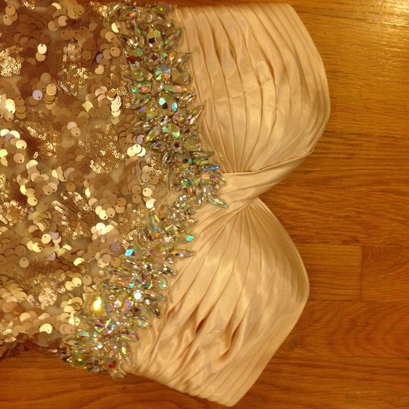 Prom dress - Picture 3 of 4