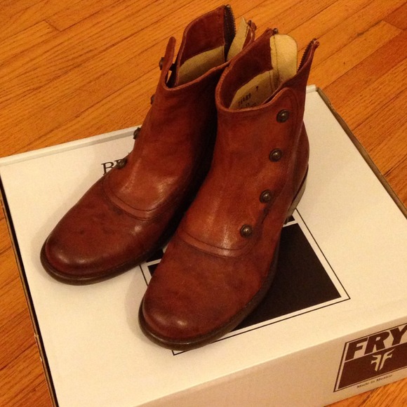 Frye Boots - Frye Phillip Military boots with back zip