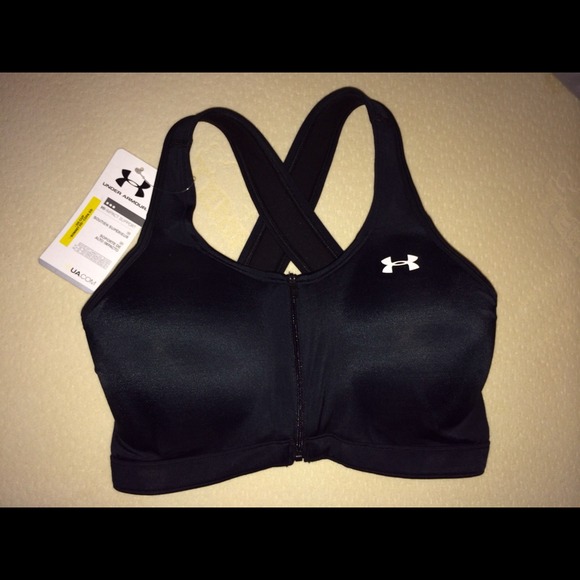 ‼️SOLD‼️Black Under Armour Sports Bra size 32/34DD - Picture 1 of 2