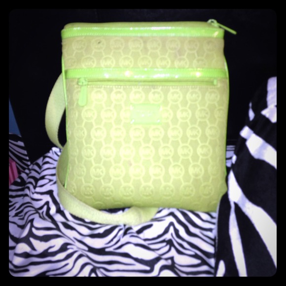Michael Kors cross body purse