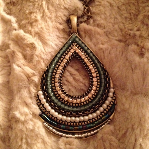 Premier Jewelry pattern Play necklace & enhancer