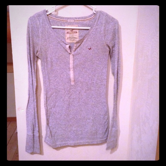 Hollister top