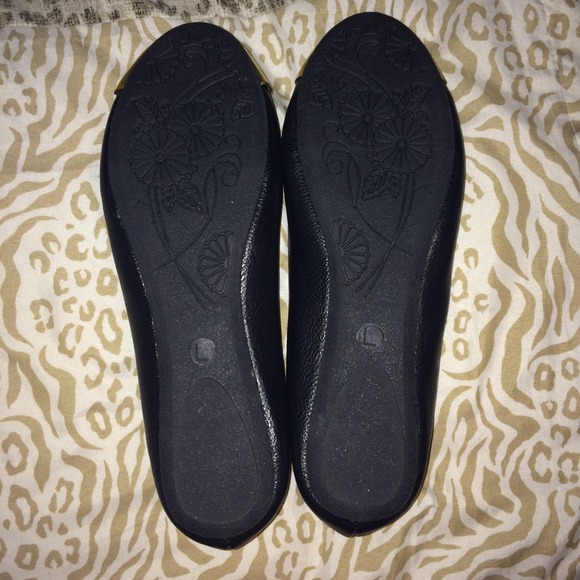 Flats - Picture 3 of 3