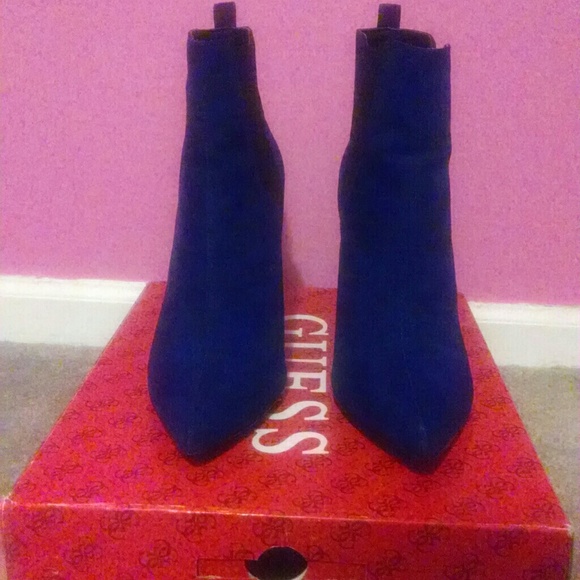 Guess ~Minette~Booties - Picture 2 of 4