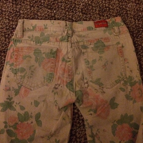 🚫SOLD🚫Floral skinny pants! - Picture 3 of 4